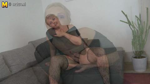 9967